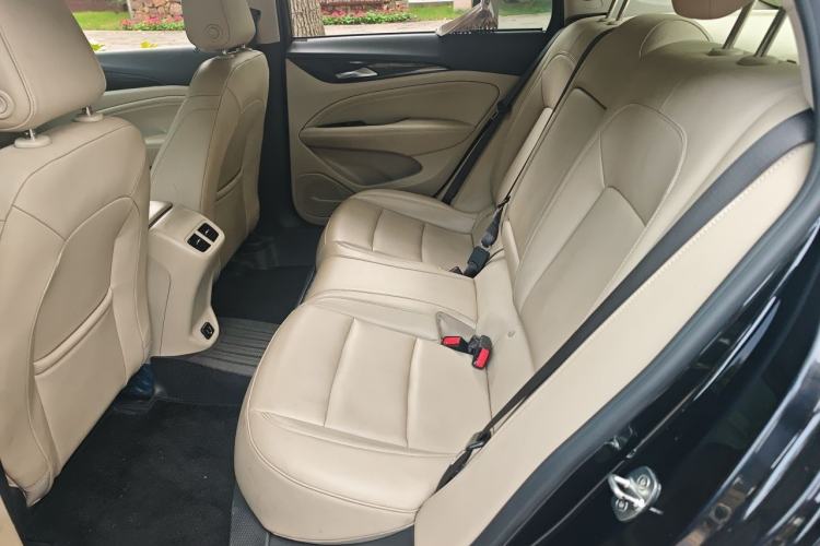 Used Buick Regal 2020 552T Elite Edition Interior 4