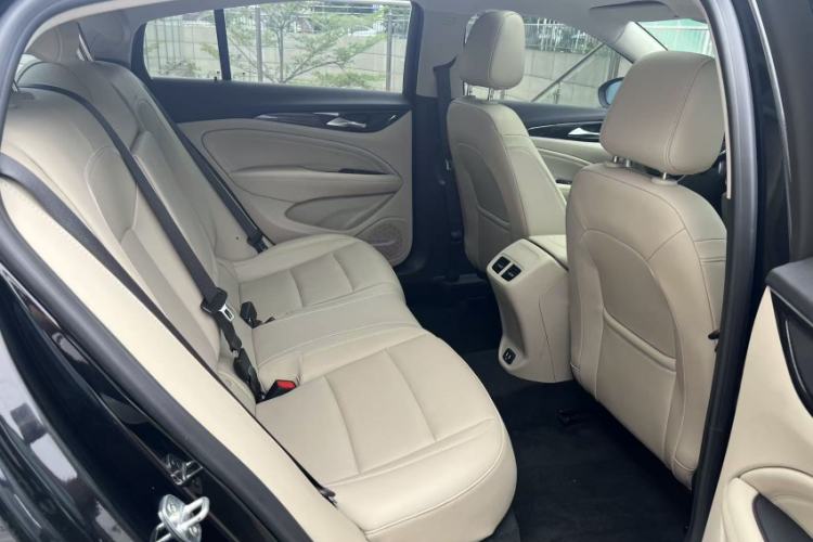 Used Buick Regal 2020 552T Elite Edition Interior 9