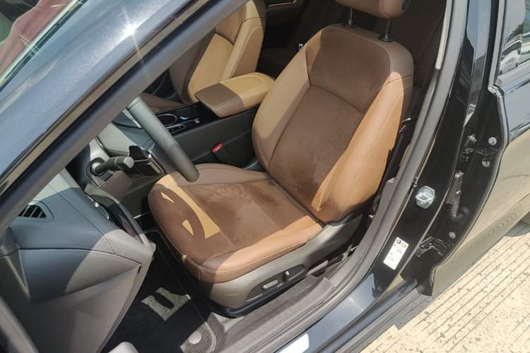 Used Buick Regal 2020 552T Luxury Version Left Front Seat