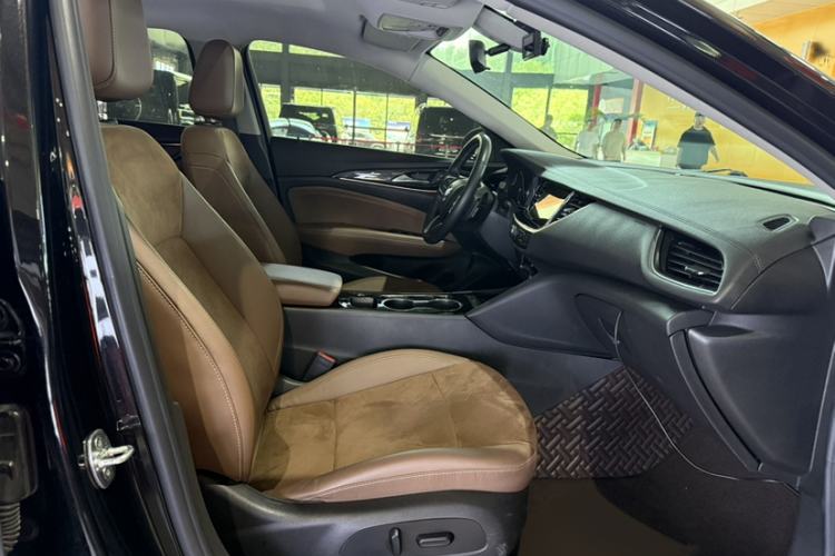 Used Buick Regal 2020 552T Luxury Version Left Front Seat