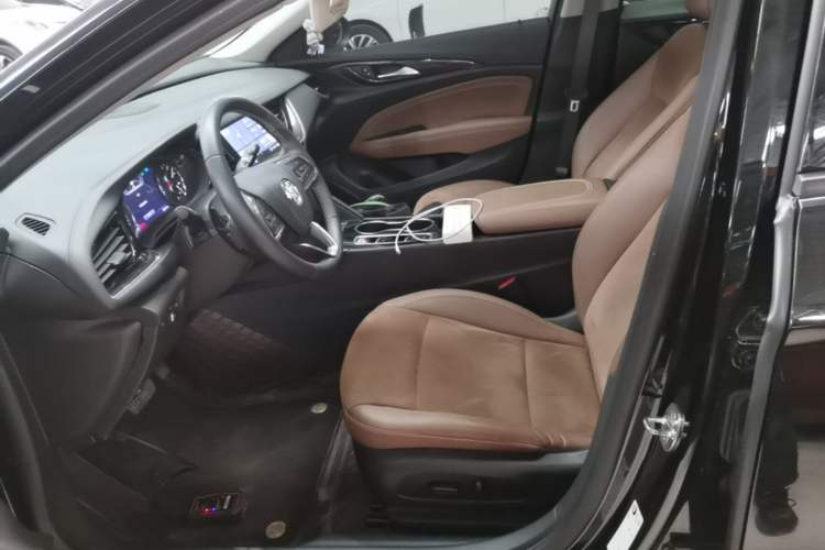 Used Buick Regal 2020 552T Luxury Version Left Front Seat