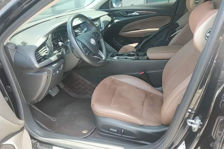Used Buick Regal 2020 552T Luxury Version Left Front Seat