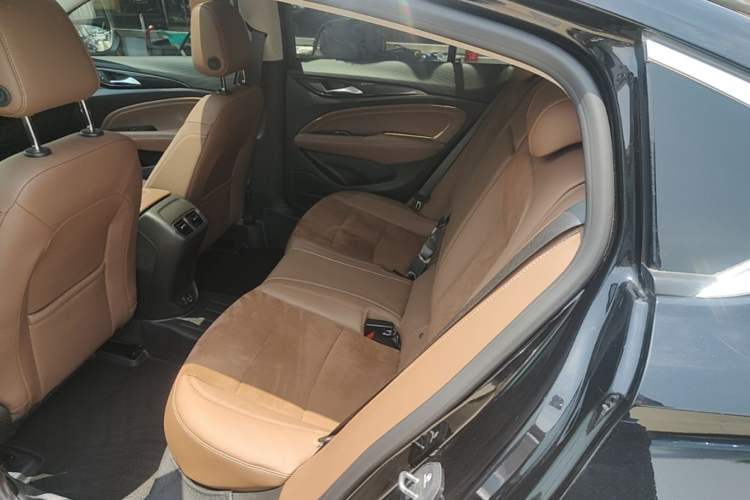 Used Buick Regal 2020 552T Luxury Version Left Rear Seat