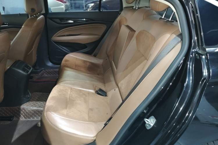 Used Buick Regal 2020 552T Luxury Version Left Rear Seat
