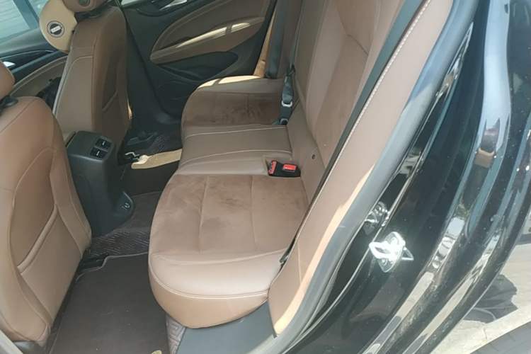 Used Buick Regal 2020 552T Luxury Version Left Rear Seat