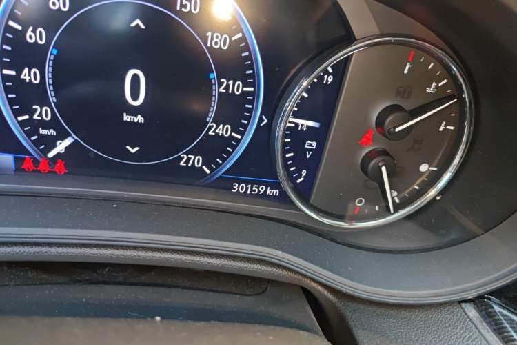 Used Buick Regal 2020 552T Luxury Version Odometer Close Up