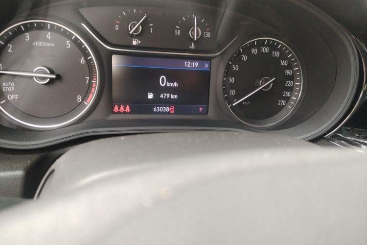 Used Buick Regal 2020 552T Elite Edition Odometer Close Up