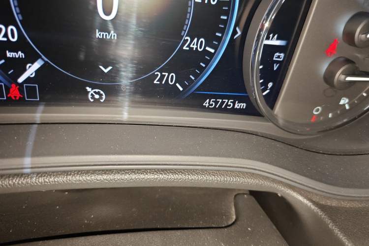Used Buick Regal 2020 552T Luxury Version Odometer Close Up