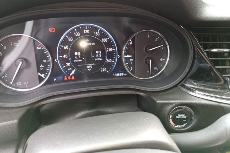 Used Buick Regal 2020 552T Luxury Version Odometer Close Up