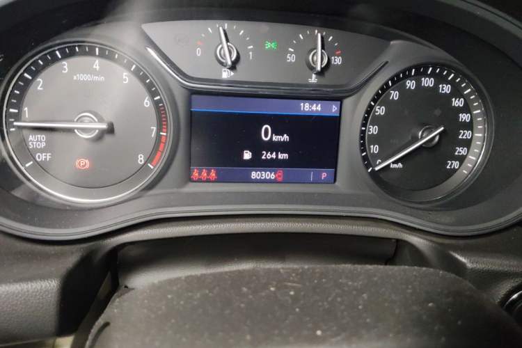 Used Buick Regal 2020 552T Elite Edition Odometer Close Up