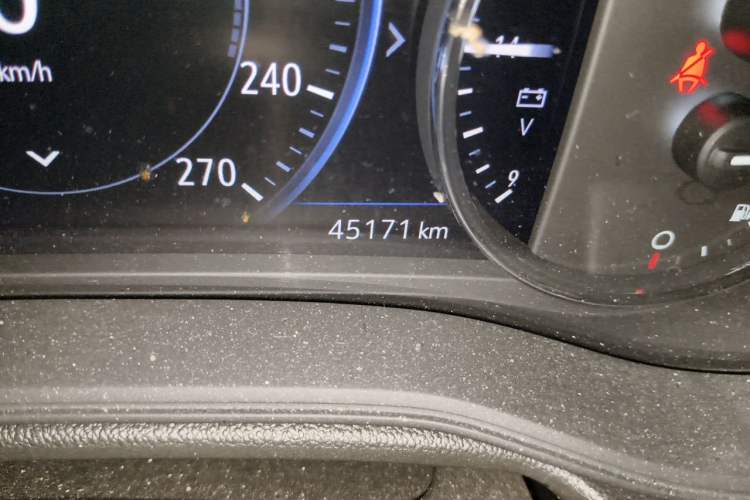 Used Buick Regal 2020 552T Luxury Version Odometer Close Up