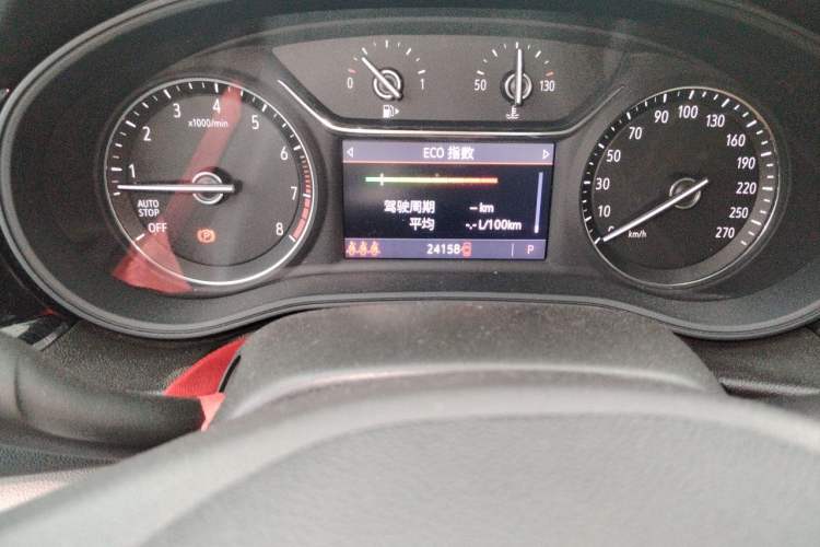 Used Buick Regal 2020 552T Elite Edition Odometer Close Up