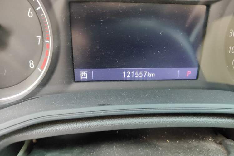 Used Buick Regal 2020 552T Elite Edition Odometer Close Up