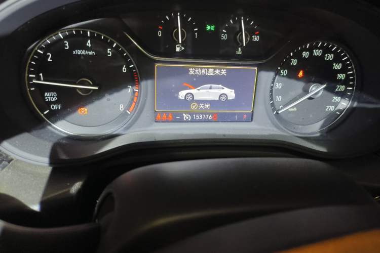 Used Buick Regal 2020 552T Elite Edition Odometer Close Up