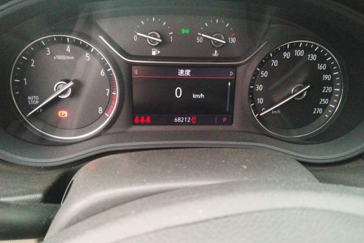 Used Buick Regal 2020 552T Elite Edition Odometer Close Up