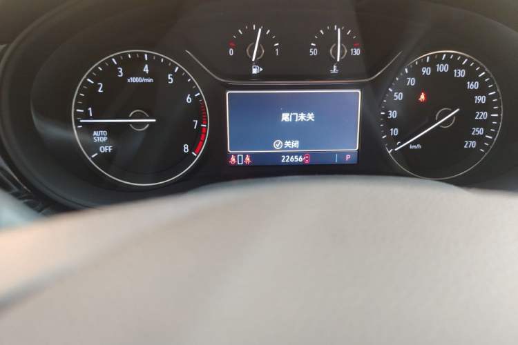 Used Buick Regal 2020 552T Elite Edition Odometer Close Up