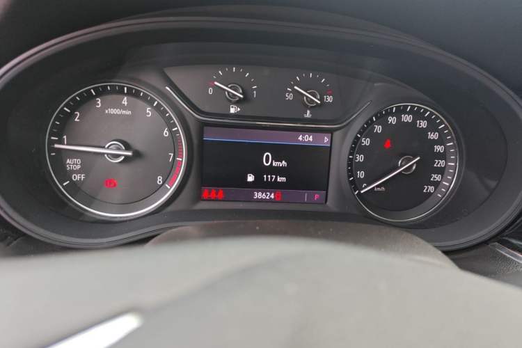 Used Buick Regal 2020 552T Elite Edition Odometer Close Up