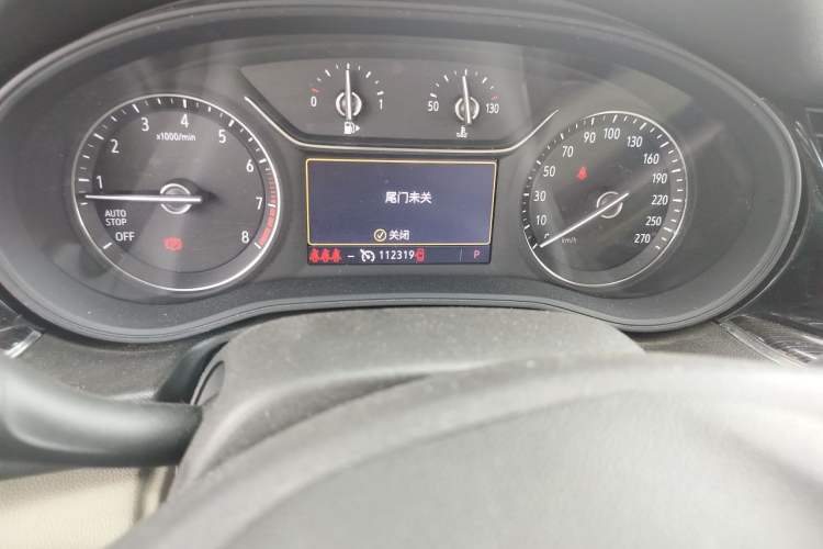 Used Buick Regal 2020 552T Elite Edition Odometer Close Up