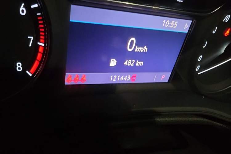 Used Buick Regal 2020 552T Elite Edition Odometer Close Up