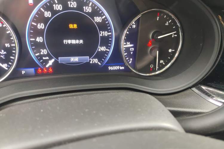 Used Buick Regal 2020 552T Luxury Version Odometer Close Up