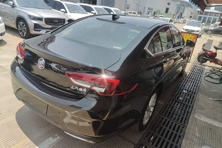 Used Buick Regal 2020 552T Luxury Version Rear Right 45 Deg