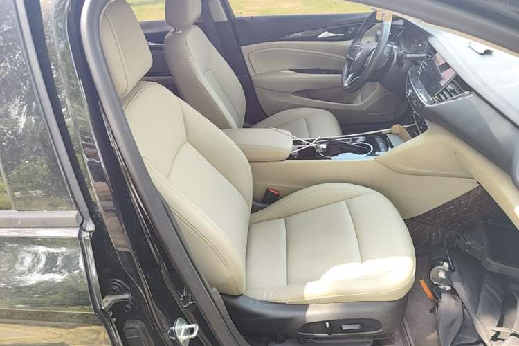 Used Buick Regal 2020 552T Elite Edition Right Front Seat