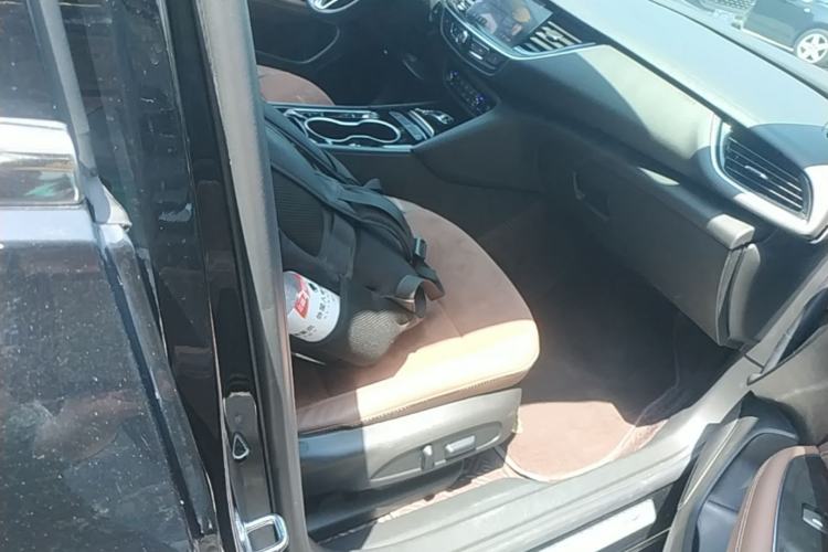 Used Buick Regal 2020 552T Luxury Version Right Front Seat