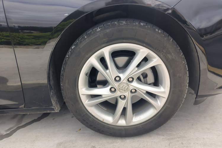 Used Buick Regal 2020 552T Elite Edition Right Front Wheel Hub