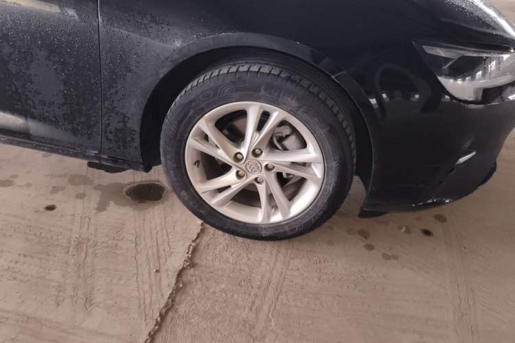 Used Buick Regal 2020 552T Elite Edition Right Front Wheel Hub