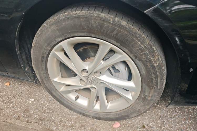 Used Buick Regal 2020 552T Elite Edition Right Front Wheel Hub