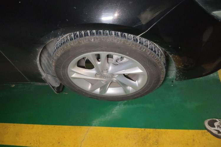 Used Buick Regal 2020 552T Elite Edition Right Front Wheel Hub