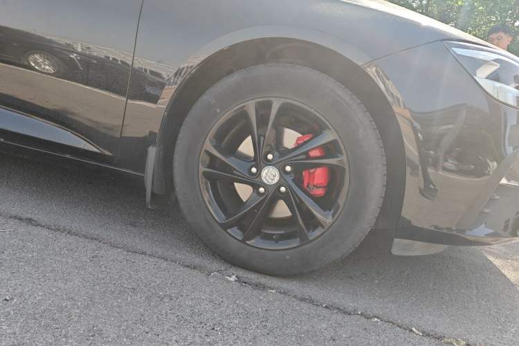 Used Buick Regal 2020 552T Elite Edition Right Front Wheel Hub