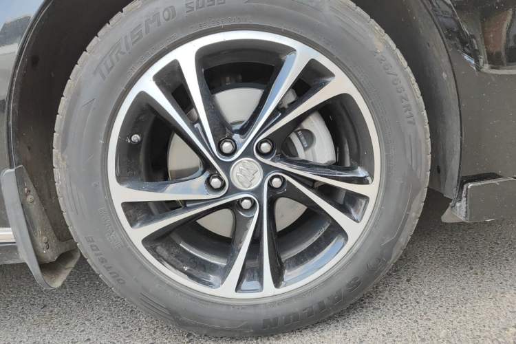 Used Buick Regal 2020 552T Elite Edition Right Front Wheel Hub