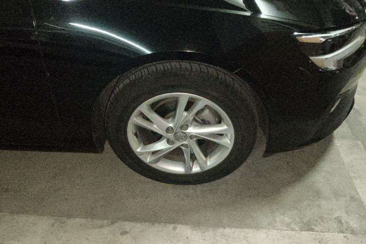 Used Buick Regal 2020 552T Elite Edition Right Front Wheel Hub