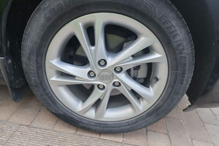 Used Buick Regal 2020 552T Elite Edition Right Front Wheel Hub