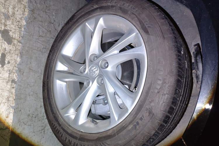 Used Buick Regal 2020 552T Luxury Version Right Front Wheel Hub