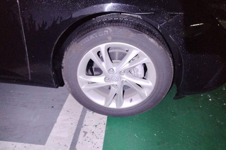 Used Buick Regal 2020 552T Luxury Version Right Front Wheel Hub