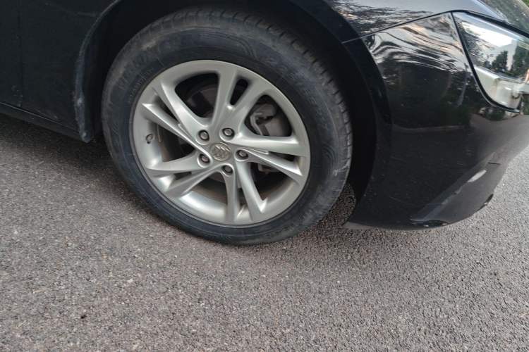 Used Buick Regal 2020 552T Elite Edition Right Front Wheel Hub