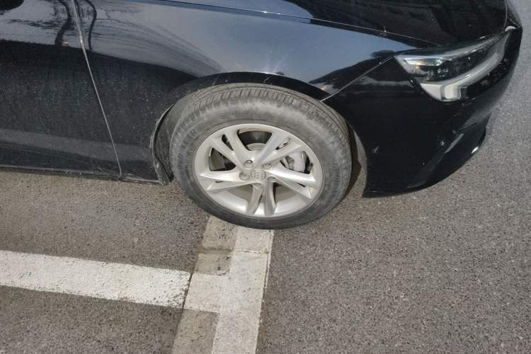 Used Buick Regal 2020 552T Elite Edition Right Front Wheel Hub