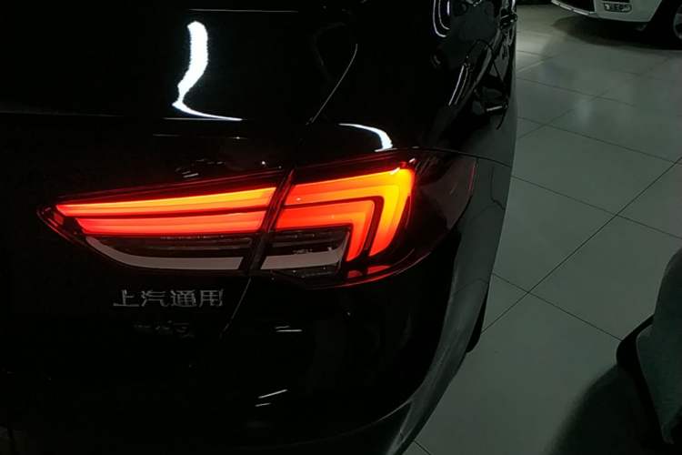 Used Buick Regal 2020 552T Elite Edition Right Rear Taillight