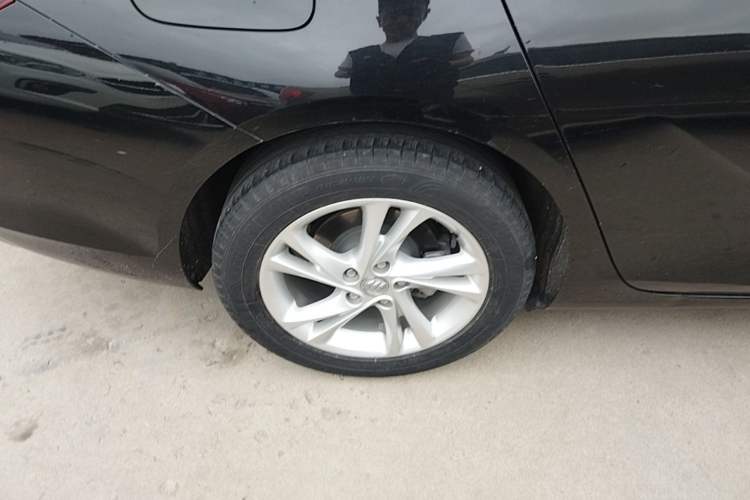 Used Buick Regal 2020 552T Elite Edition Right Rear Wheel Hub