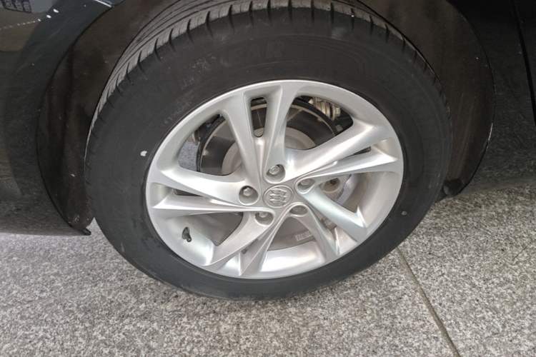 Used Buick Regal 2020 552T Elite Edition Right Rear Wheel Hub