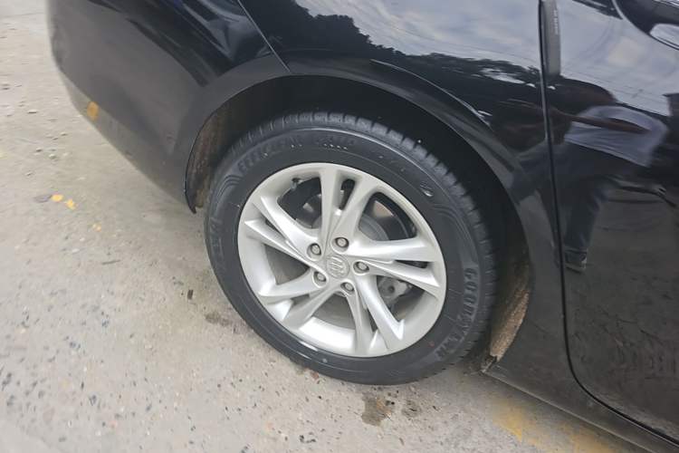 Used Buick Regal 2020 552T Elite Edition Right Rear Wheel Hub