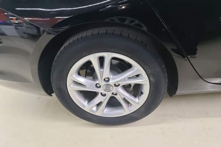 Used Buick Regal 2020 552T Elite Edition Right Rear Wheel Hub