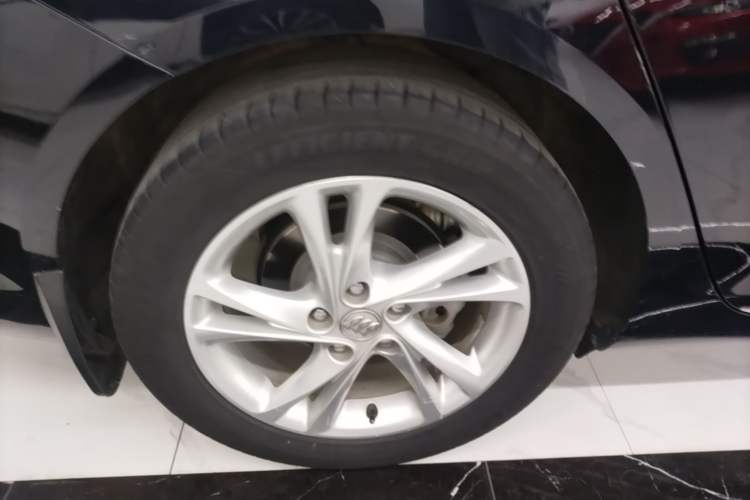 Used Buick Regal 2020 552T Elite Edition Right Rear Wheel Hub