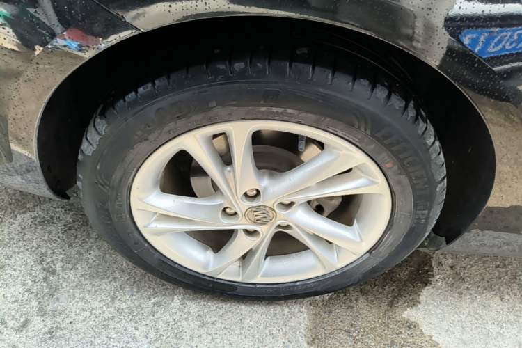 Used Buick Regal 2020 552T Elite Edition Right Rear Wheel Hub