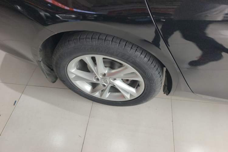 Used Buick Regal 2020 552T Elite Edition Right Rear Wheel Hub