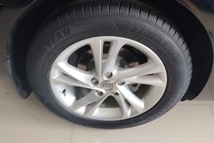 Used Buick Regal 2020 552T Elite Edition Right Rear Wheel Hub