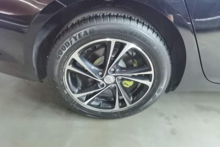 Used Buick Regal 2020 552T Elite Edition Right Rear Wheel Hub