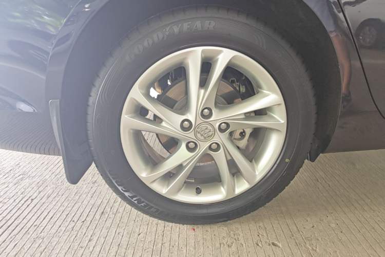 Used Buick Regal 2020 552T Elite Edition Right Rear Wheel Hub